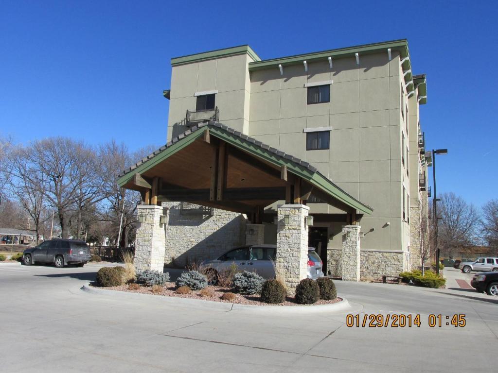 Parkwood Inn & Suites Manhattan Exterior foto